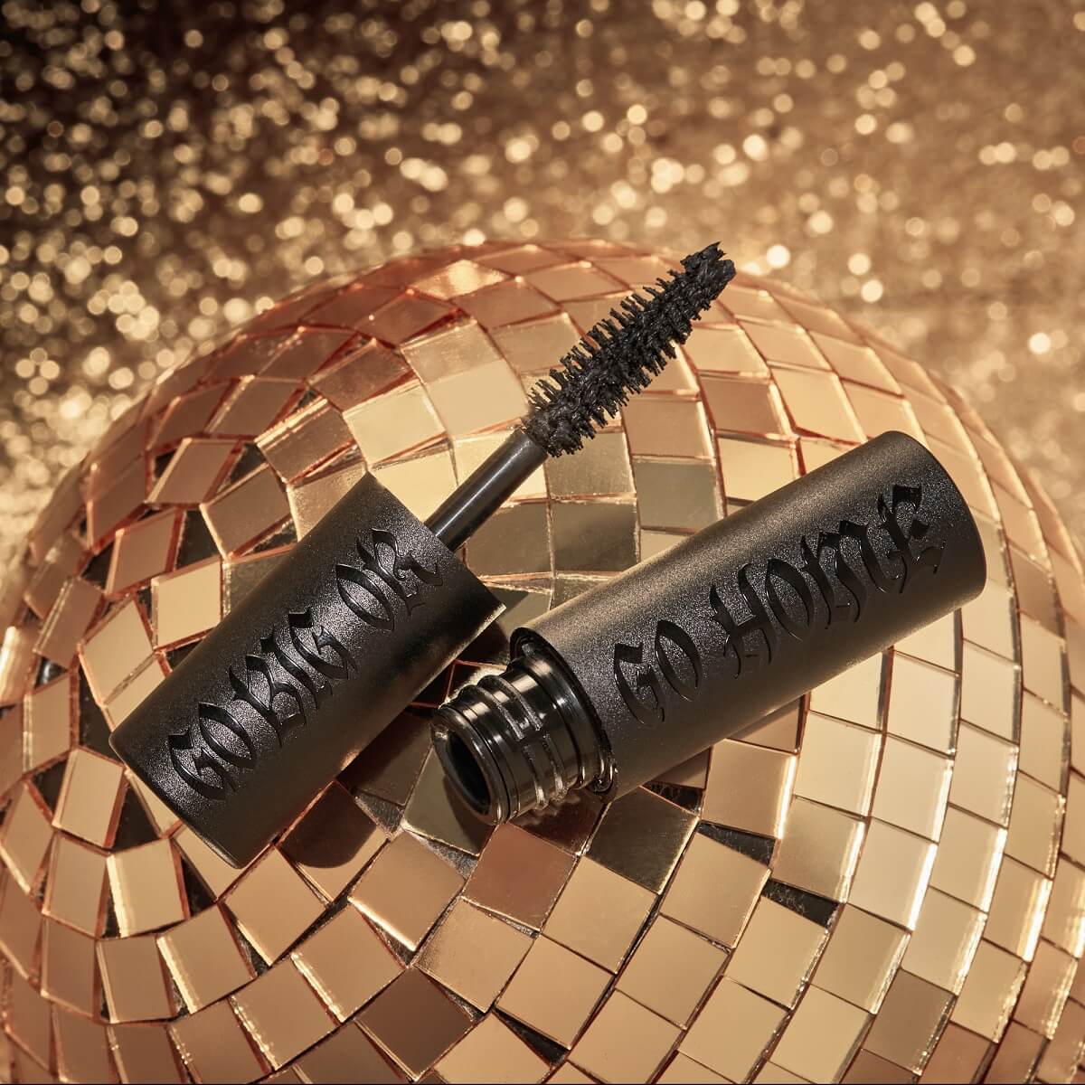GO HOME VOLUMIZING MASCARA ORNAMENT (MASCARA DE PESTA&Ntilde;AS MINI)